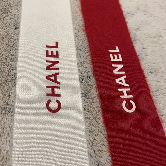 New set of CHANEL white/red decorative  Ribbon 🎀 - Picture 5 of 7